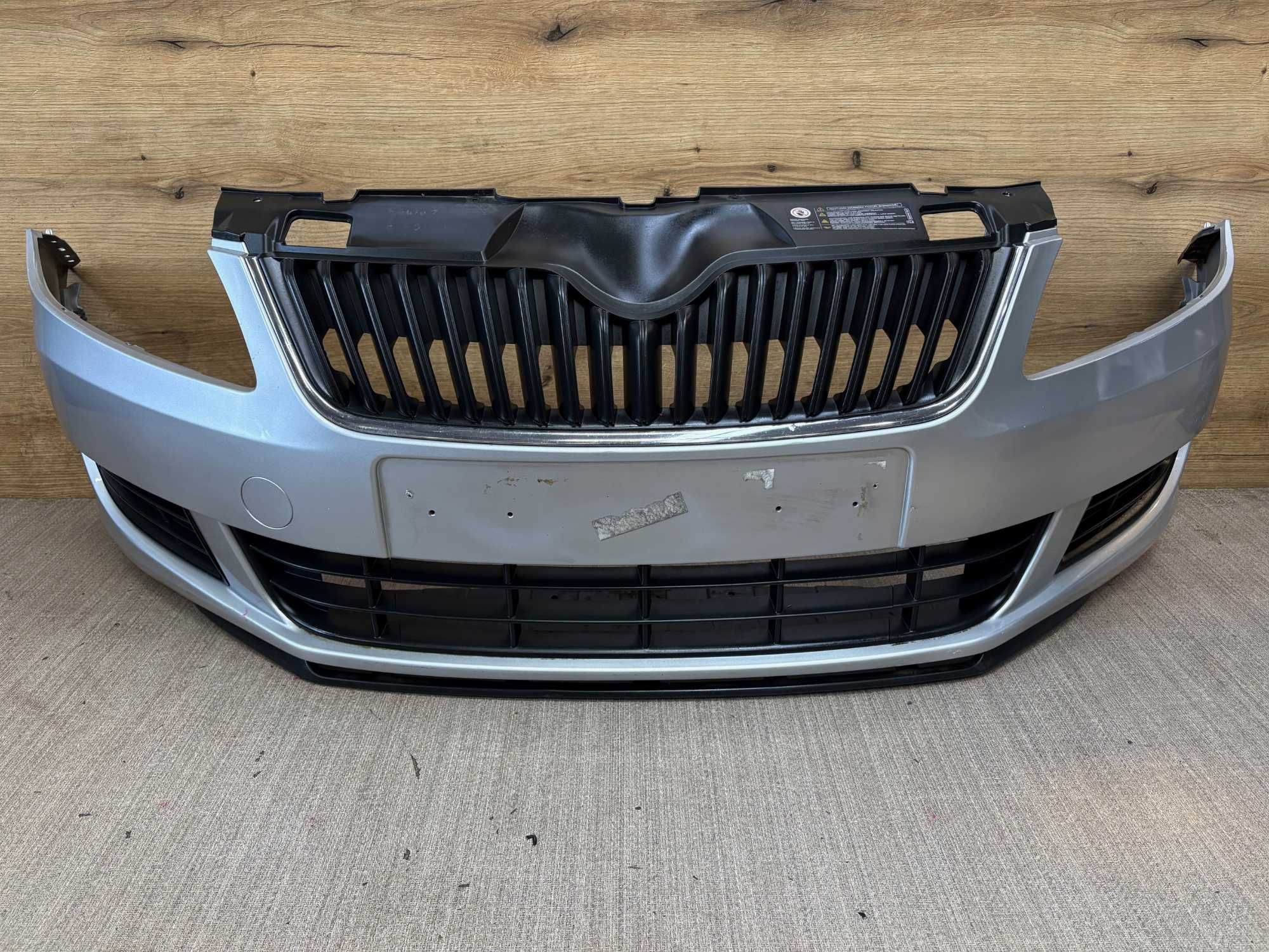 Zderzak przedni skoda fabia II lift kolor la7w