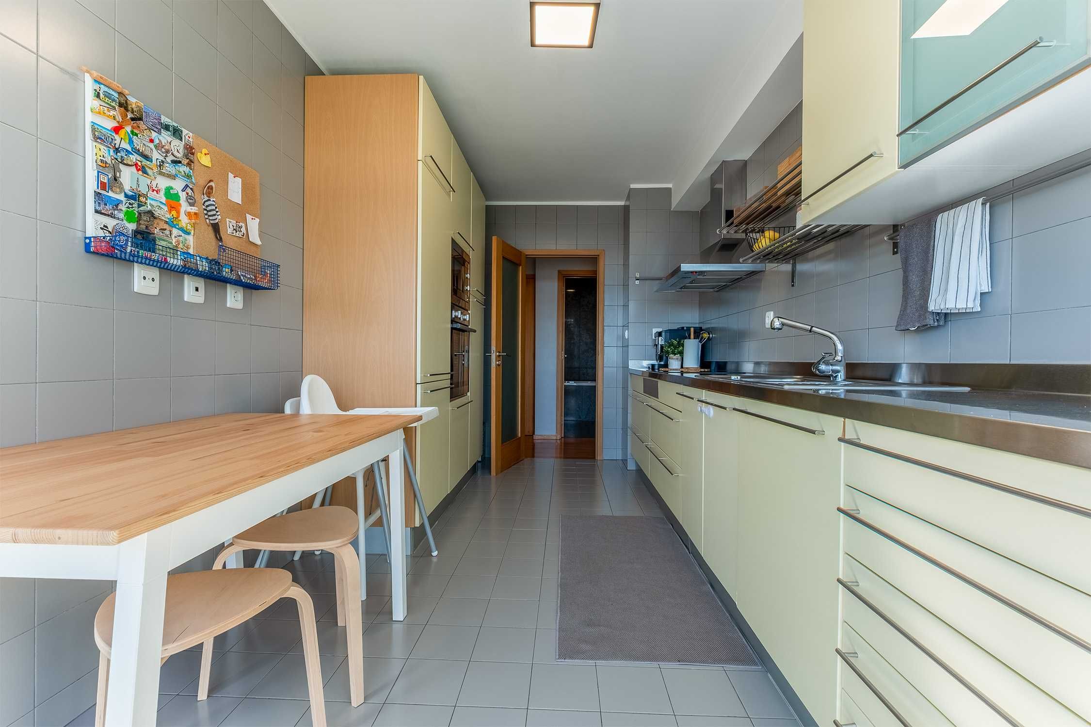 Apartamento T2 em Condomínio Fechado com Piscina