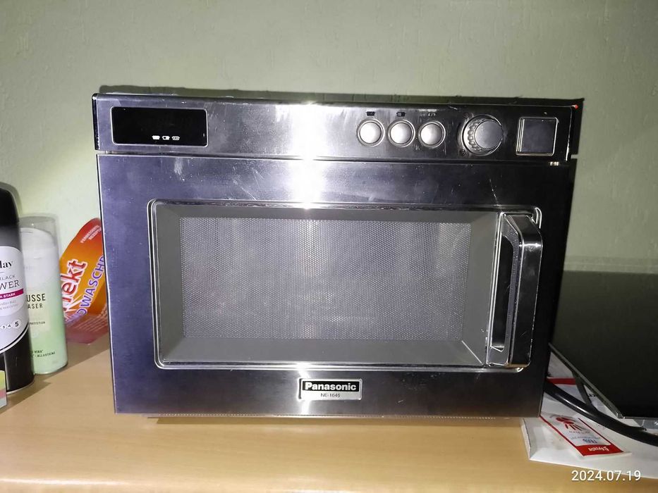 Микроволновая печь Panasonic NE-1646 Профессиональная 18л разогрев 60с