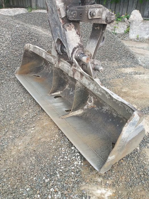 Ковш екскаватора планувальний, шириною 2,1м , отвори під пальці 60мм