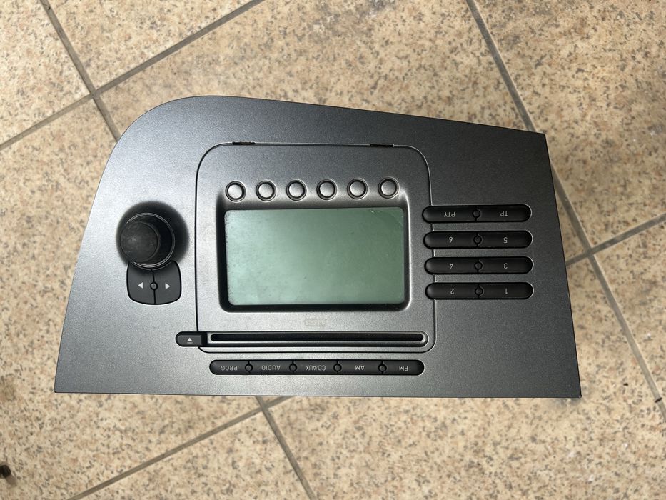Auto radio seat leon