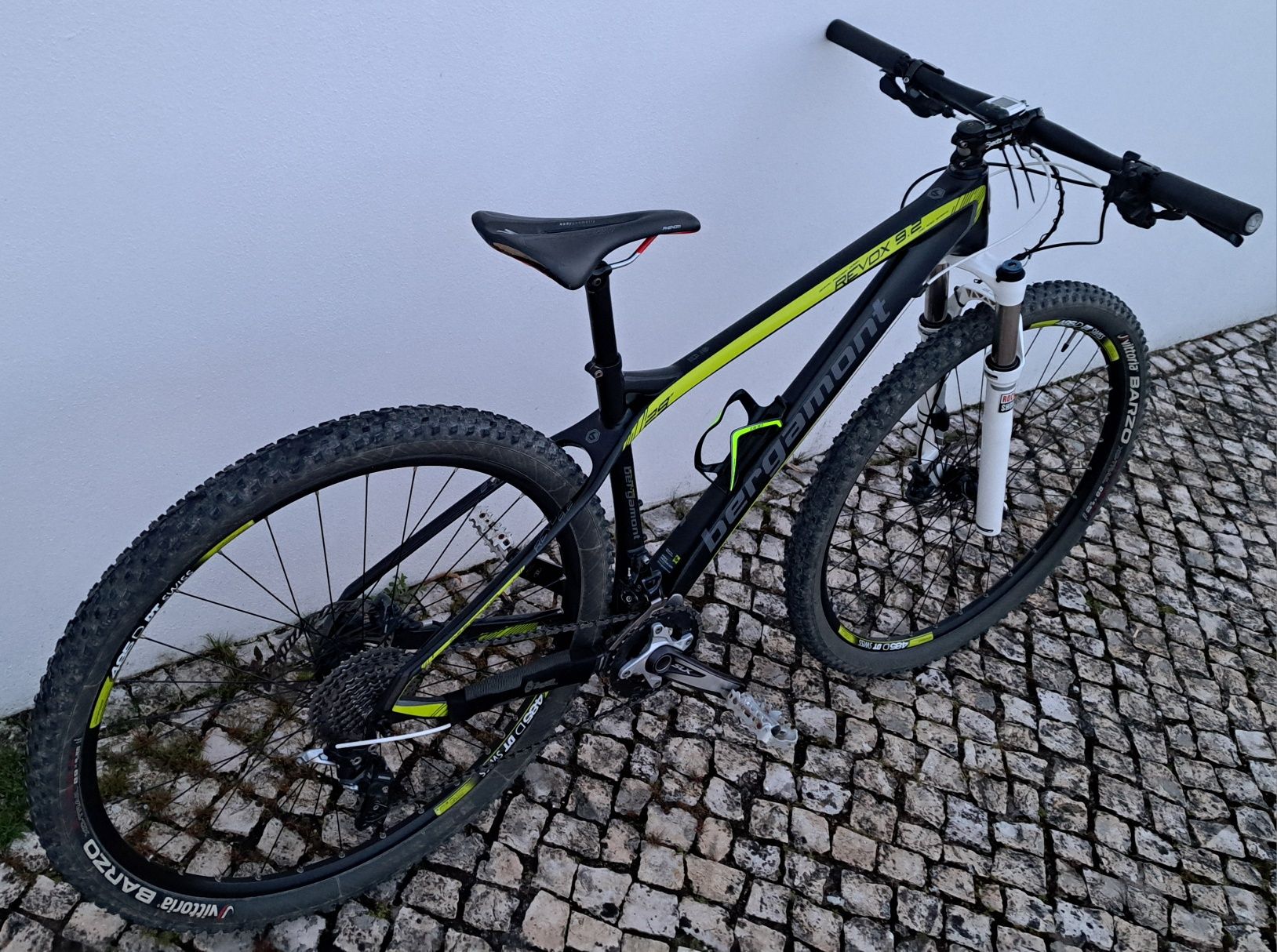 Bicicleta Bergamont revox 9.2 carbono 29