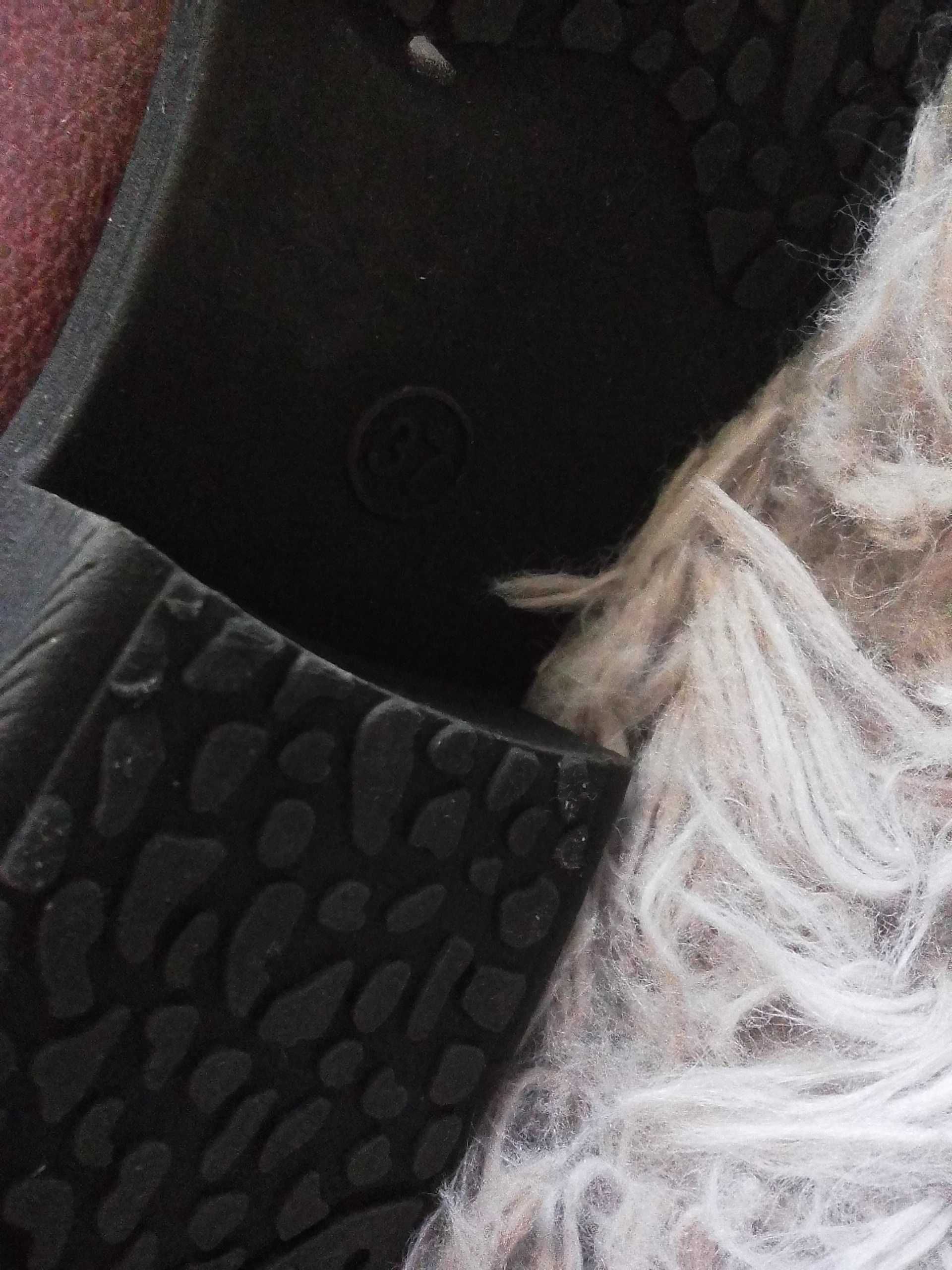 Buty botki na niskim obcasie w kowbojskim stylu Vox Shoes