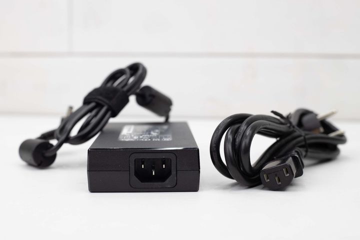 Оригінальний блок живлення 230W 19.5V 11.8A 5.5x2.5мм