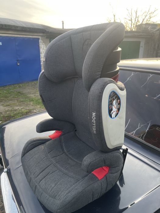 Детское автокресло.