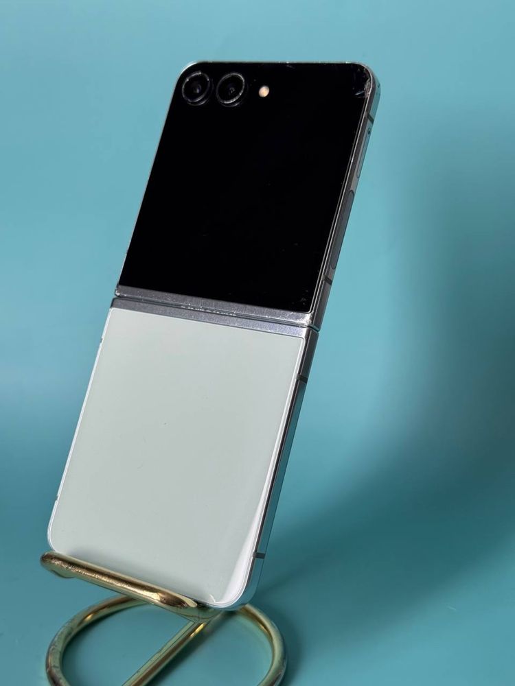 УЦІНКА Samsung Galaxy Flip5 8/256GB  sim+eSIM (697)