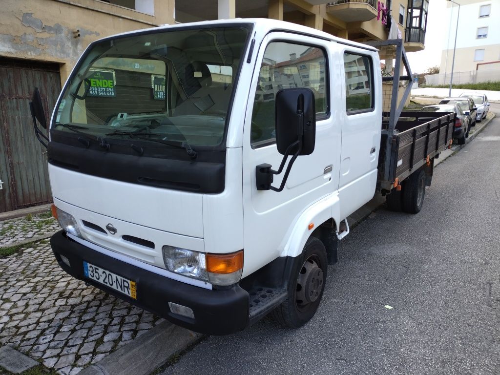 Nissan Cabstar E 110 6 lugares