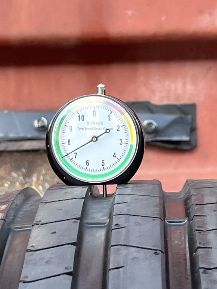 *Opona Pirelli 235/50/20