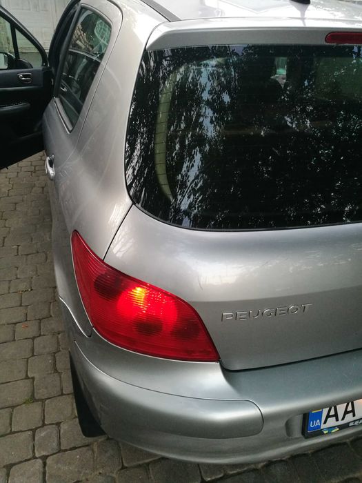 Пежо307 2002року автомат