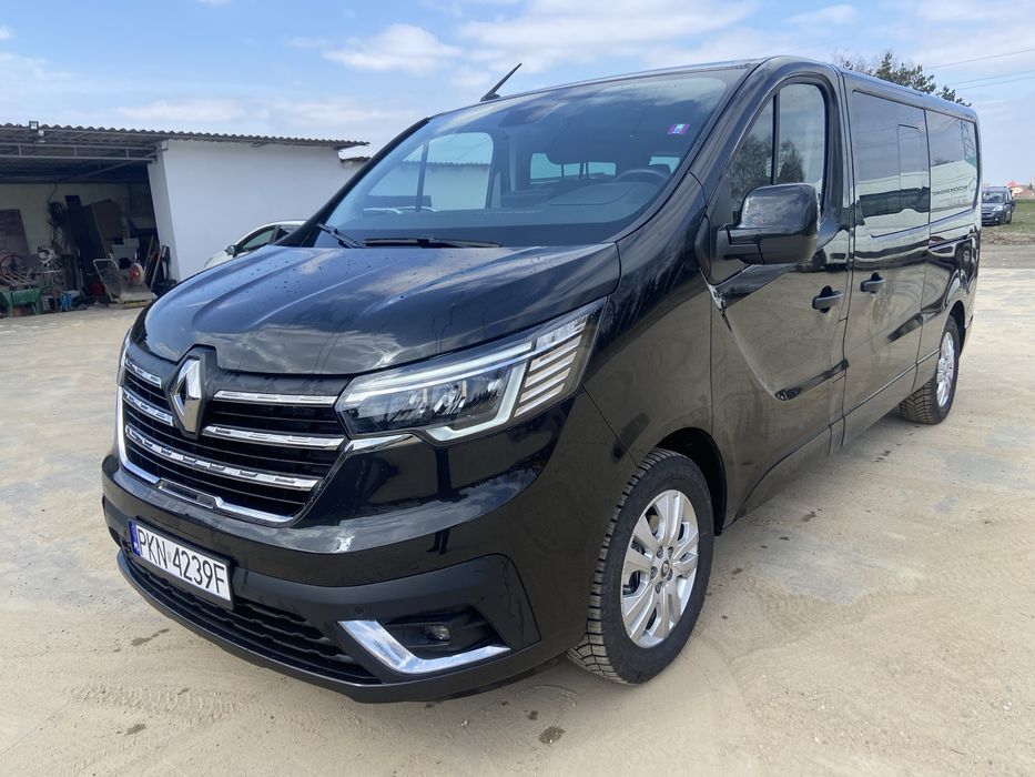 Wypożyczalnia wynajem busa 9 osobowego Renault Trafic manual automat