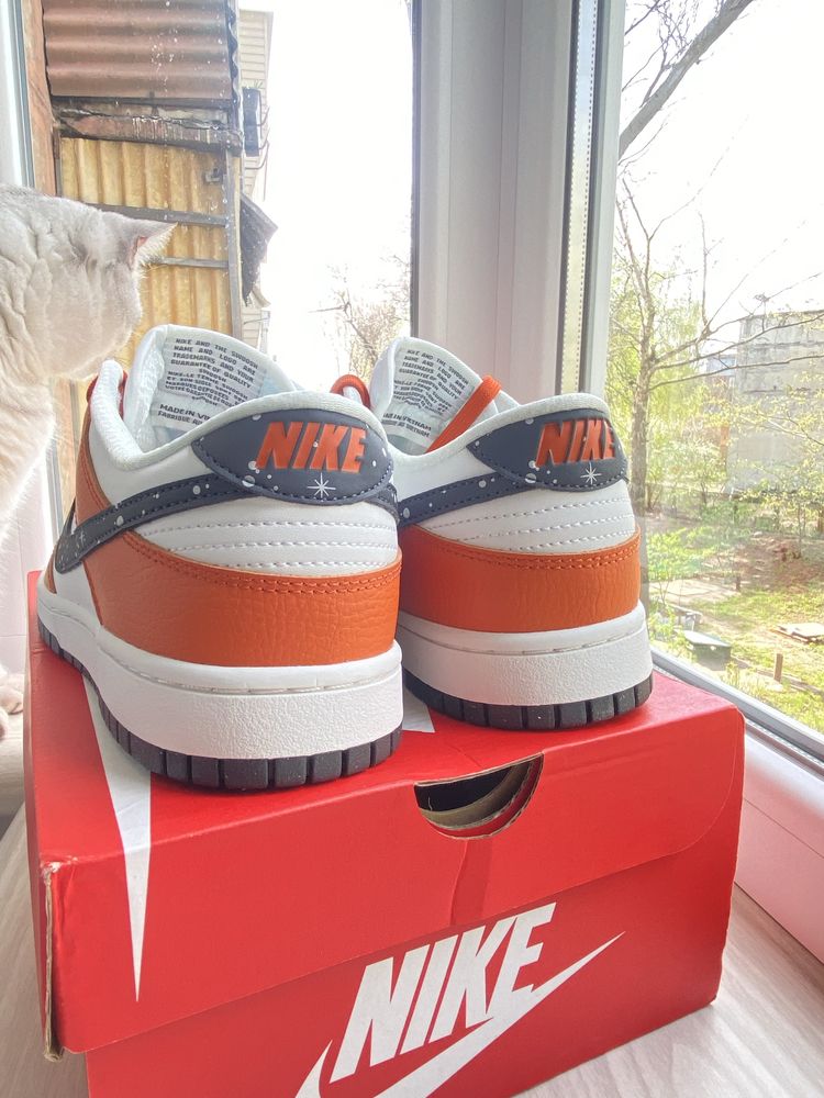 Nike Dunk Low campfire orange