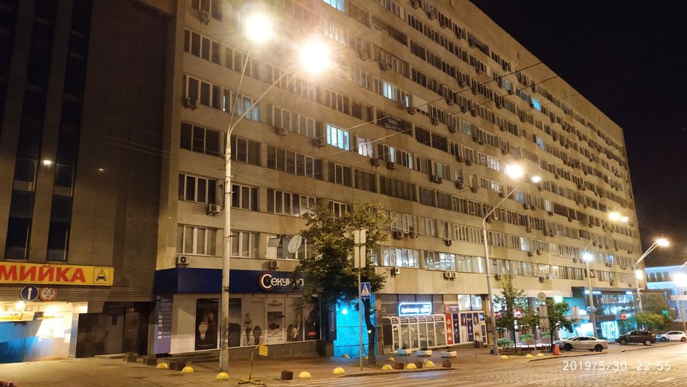 Для масажистів і кур'єрів. Центр. Тихо Чисто Тепло Гараж Власний котел