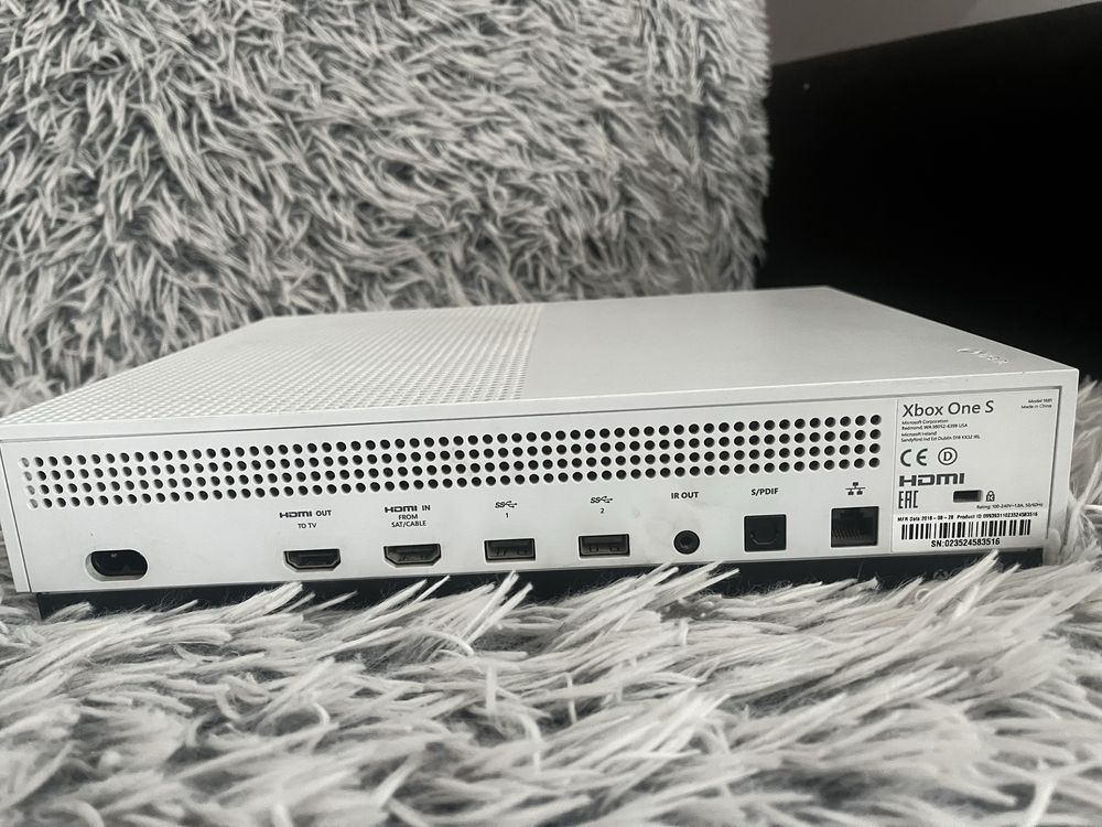 Xbox One biały + 2 pady | Stan bardzo dobry