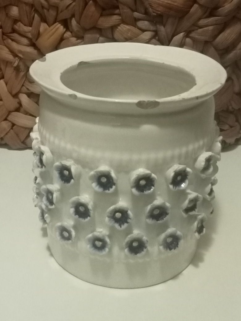 Belo e pouco comum pote de faiança de Alcobaça