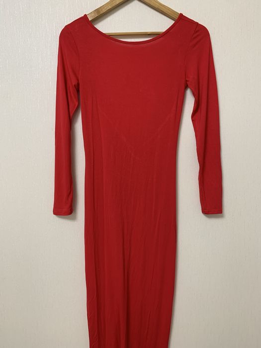 Нарядные красные платья