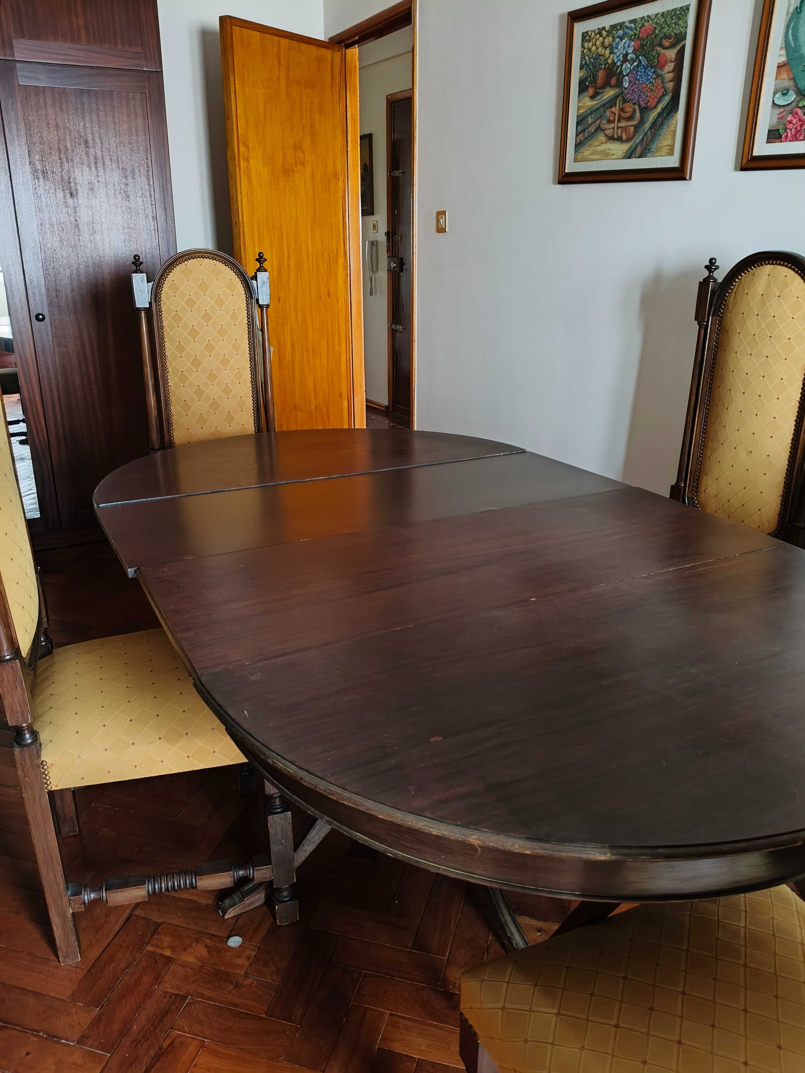 Movel de sala de jantar antigo