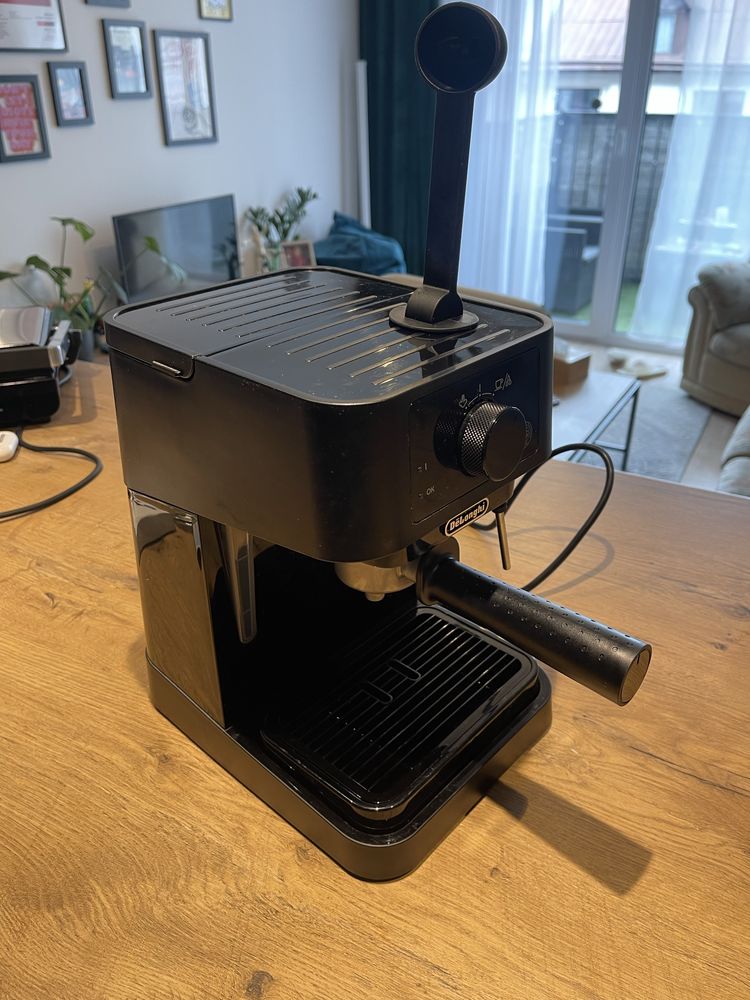 De’Longhi EC221.B, ciśnieniowy ekspres kolbowy do kawy