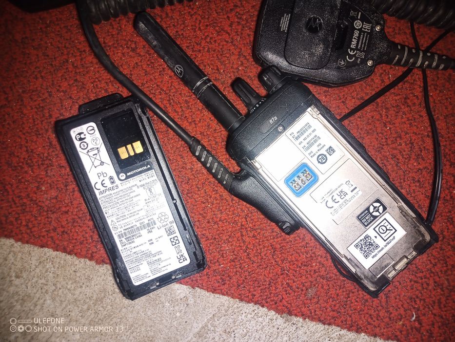 Krótkofalówki, walke talke, Radiotelefon Motorola R7a, 2 kompletne zes