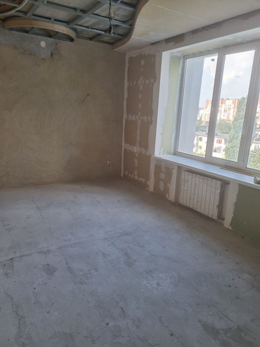 Продам новострой на площади 130м в центре