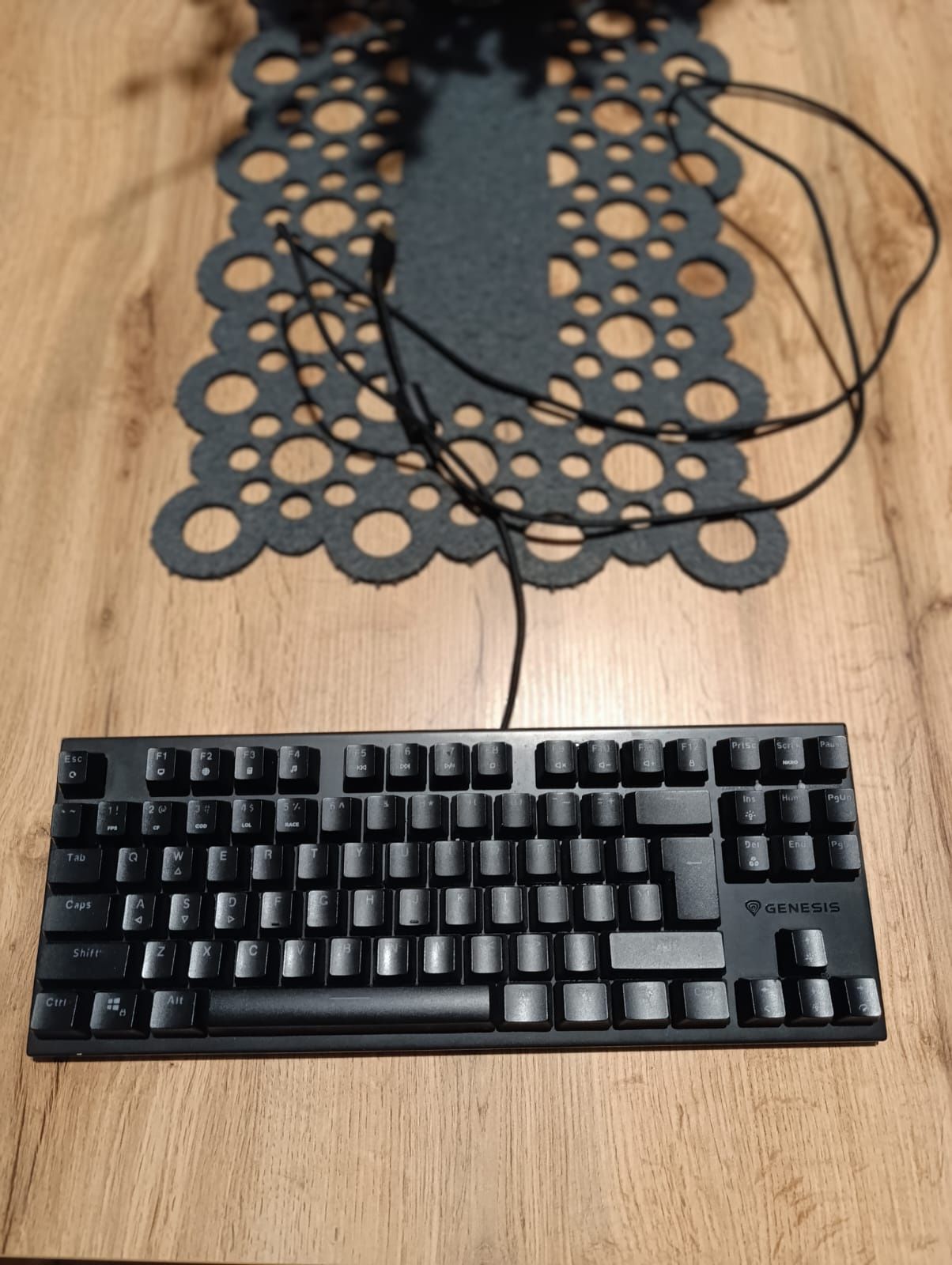 Genesis Thor 303 tkl RGB