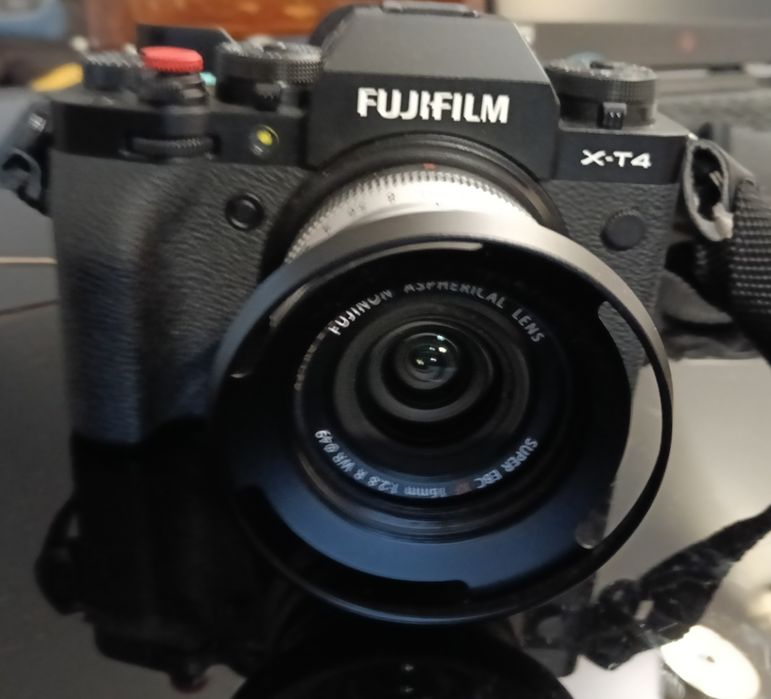 OPORTUNIDADE ÚNICA: FUJIFILM X T4 como NOVA com lentes 56mm e 16mm