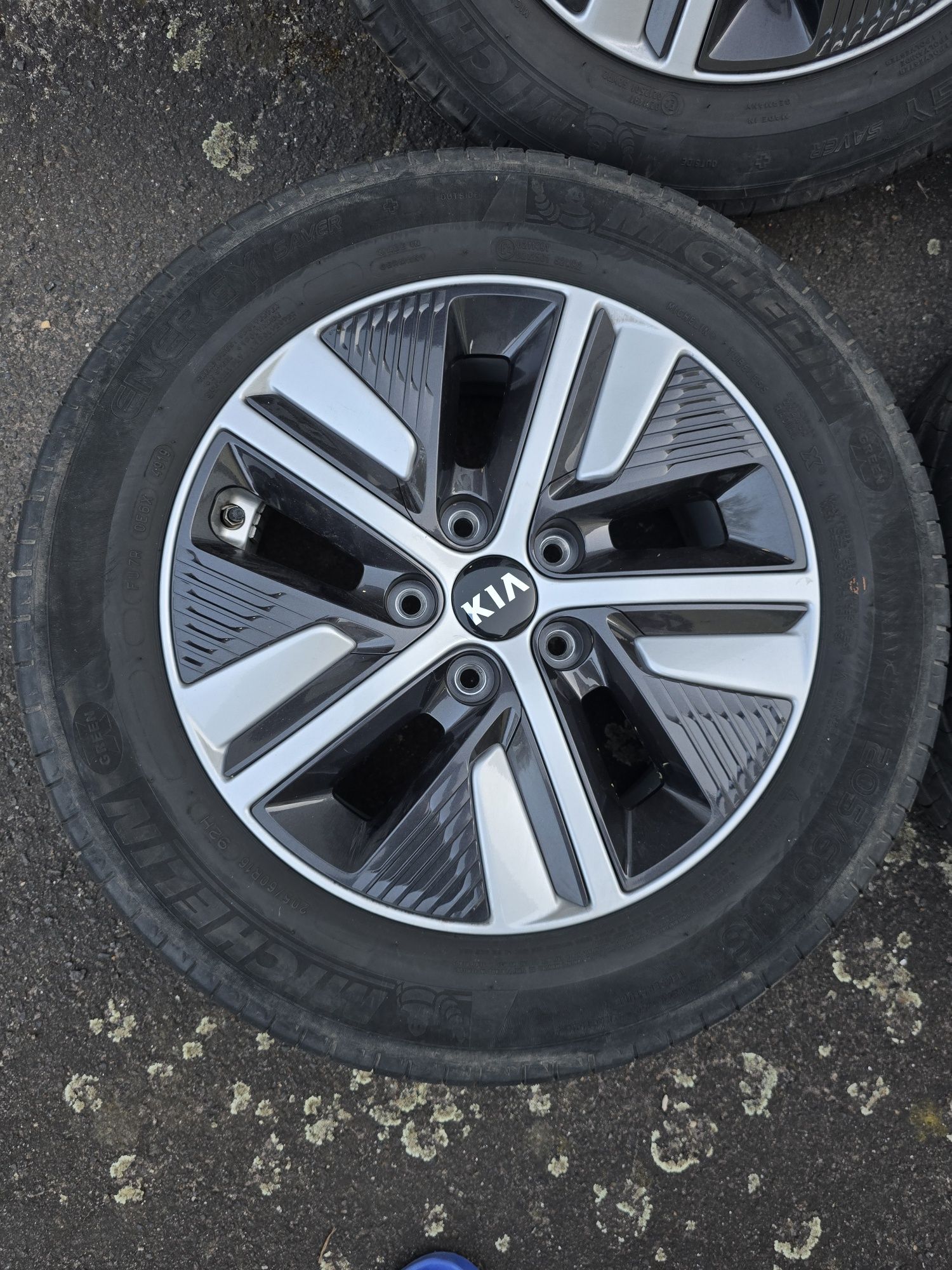Koła felgi aluminiowe Kia Niro 16 cali Opony Michelin lato