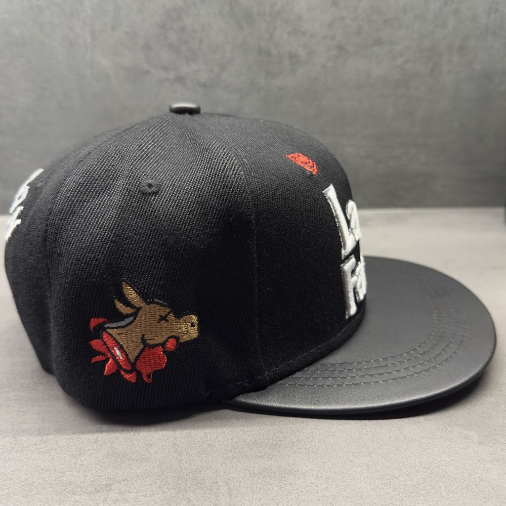 Nowa czapka "La Familia" — Snapback, unisex