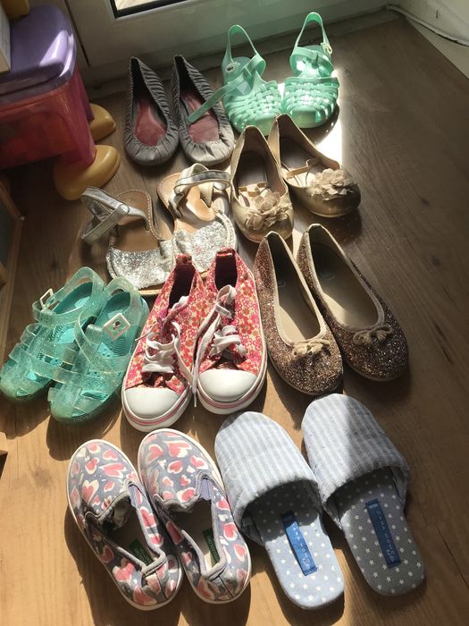 Sandalias e sabrinas