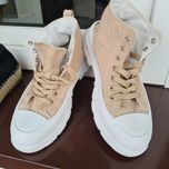 Buty sportowe tramki
