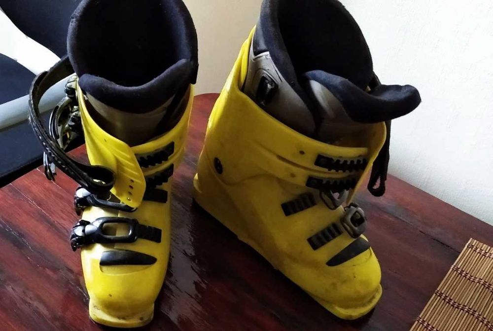 Лыжи ATOMIC, палки, ботинки Salomon, комбинезон