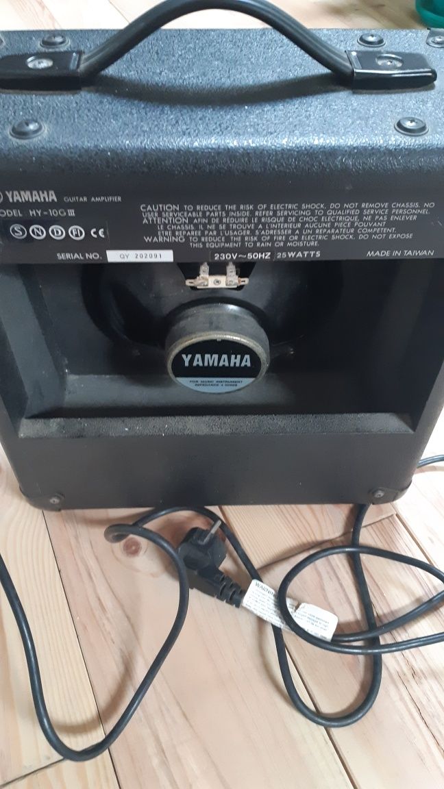 Amplificador Yamaha HY-10G III 25watts