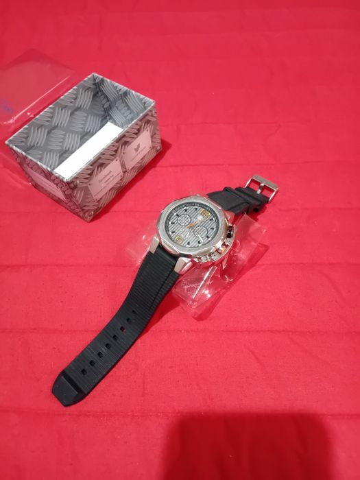 Varios Relógios Novos