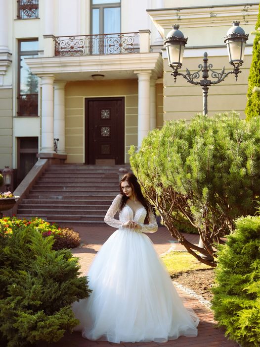 Весільна сукня в хорошому стані