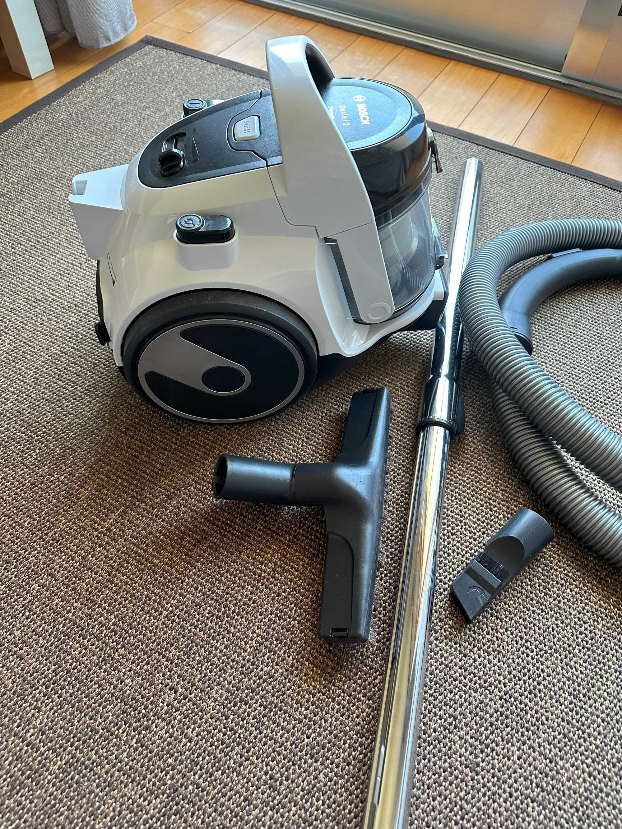 Vendo Aspirador sem Saco BOSCH BGS05A222 Série 2
