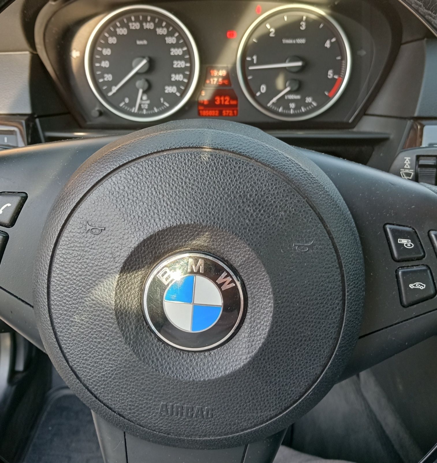BMW e61LCI 520d 185mil km
