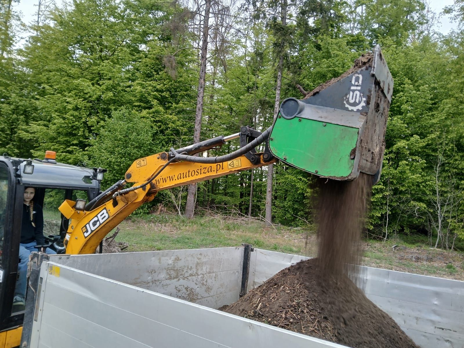 Minikoparka jcb 19c1,przesiewacz do ziemi chwytak hydrauliczny