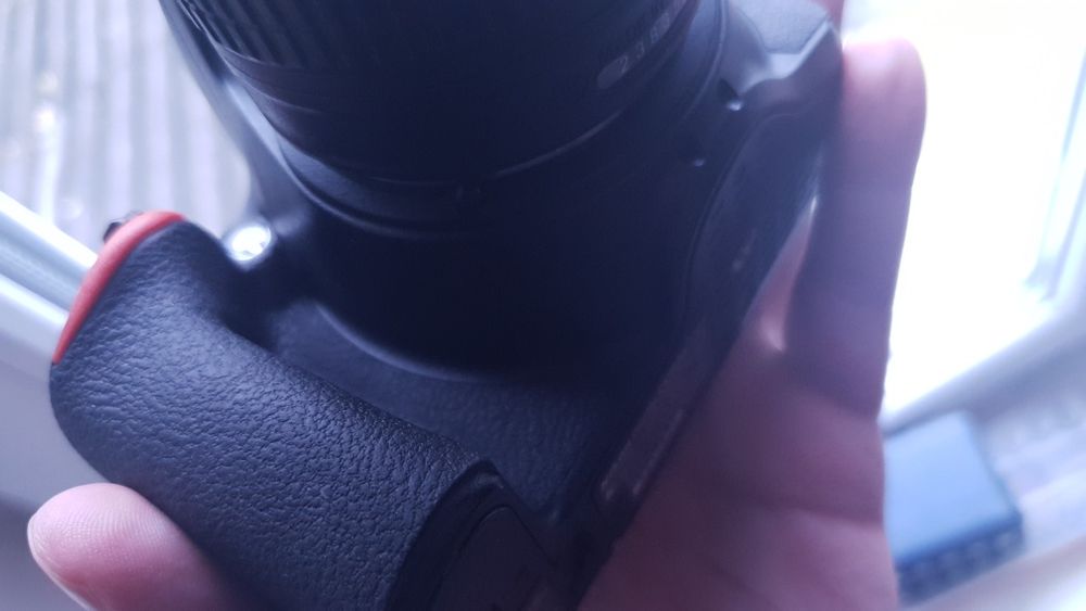 Nikon D5600 + 18-55 VR Kit