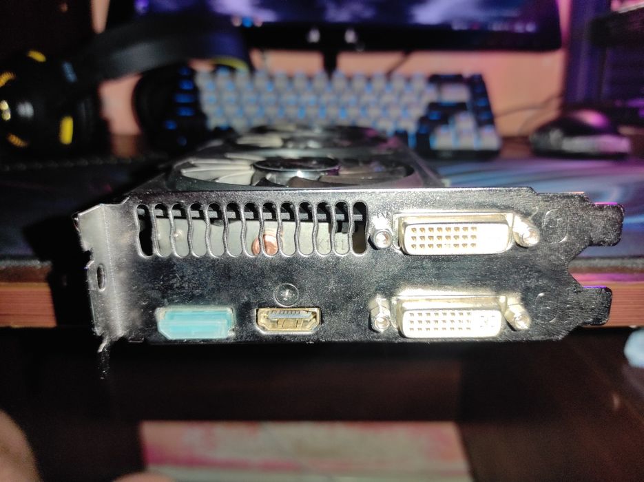 Продам видеокарту Amd radeon r9 270x-2Gb