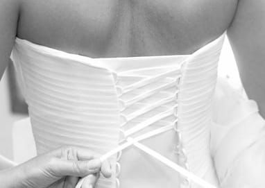 Vestido de noiva "NOVO" Pronovias Benicarlo. Decote em plumas.