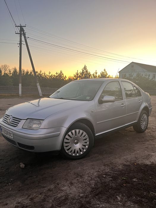 Volkswagen Bora 1.6 mt 2002