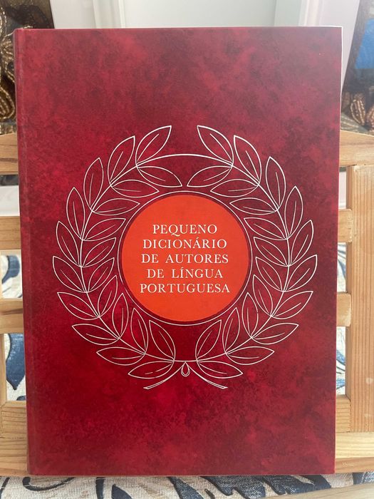 Pequeno Dicionário de Autores de Língua Portuguesa