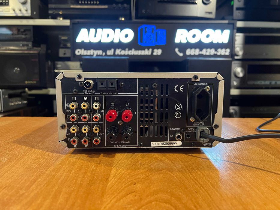 Wieża Yamaha PianoCraft RX-E100 Audio Room
