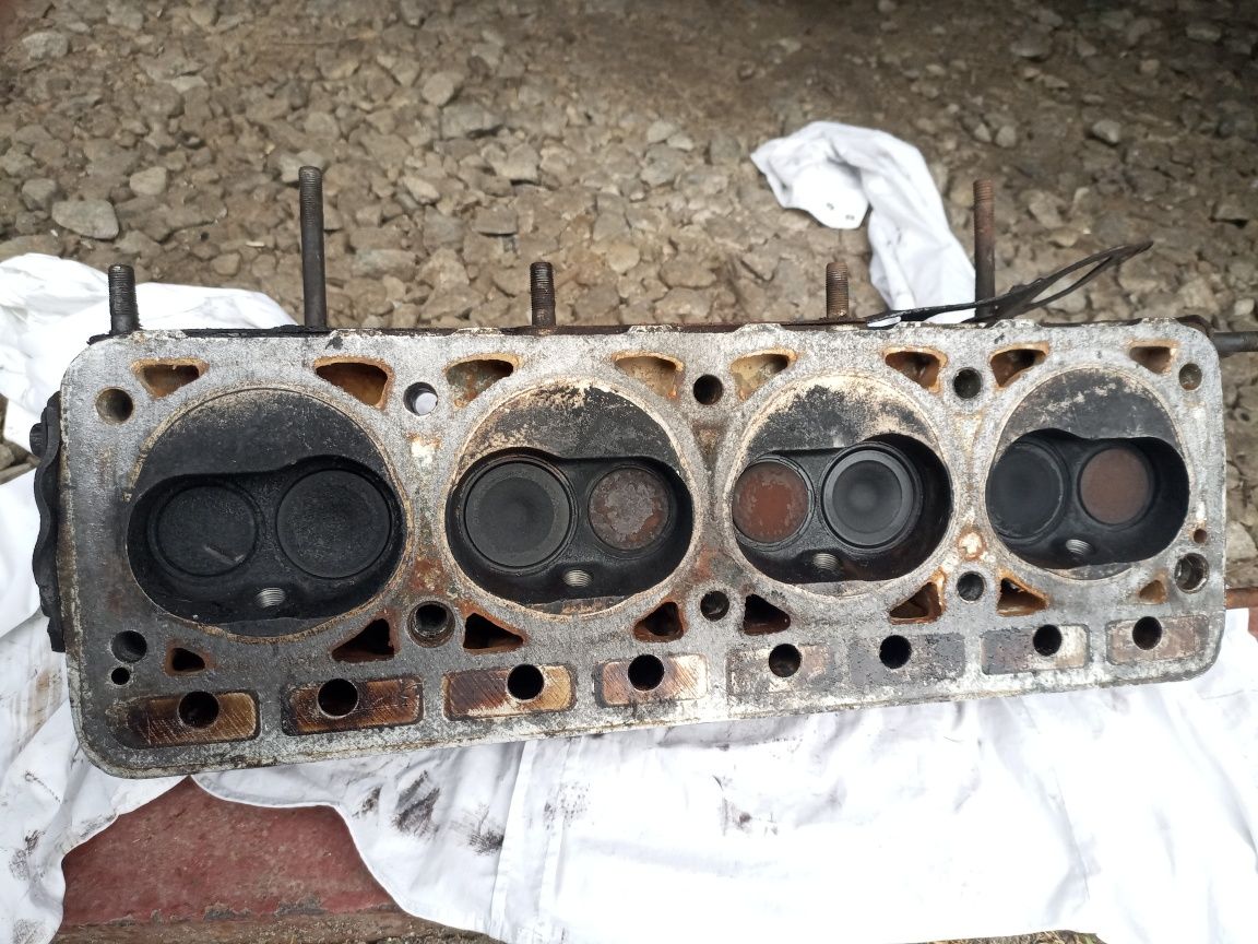 Продам головку блока газ 24