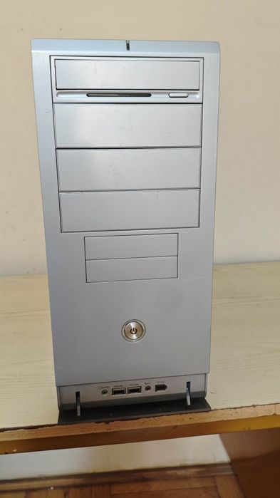 Komputer Gigabyte Z370 i3 8100, 16gb DDR4 128SSD+512HDD WIN11