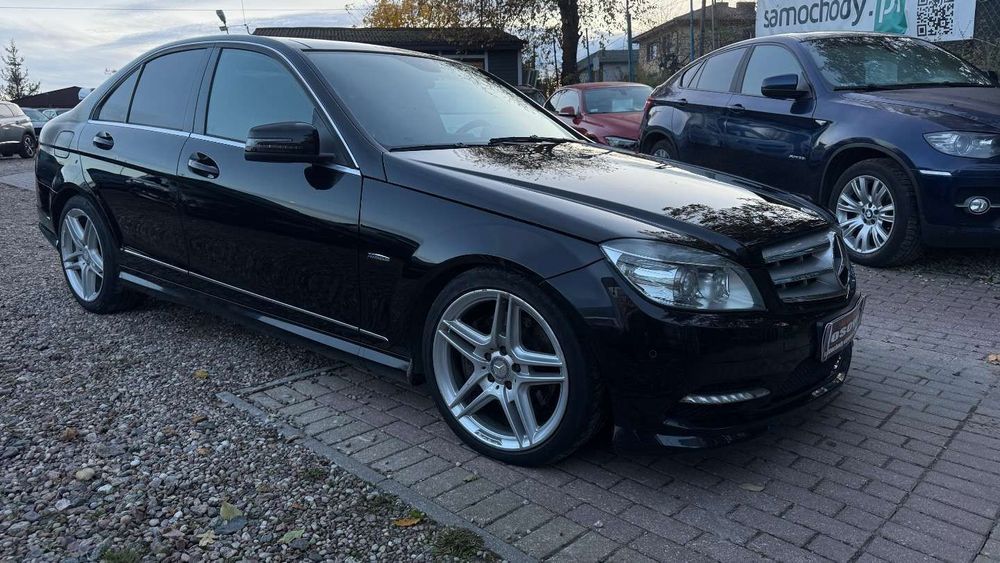 Mercedes-Benz Klasa C C250d 204 KM4-Matic AMG skóry ledy bi xenon panorama Navi 1. Rok gwar