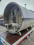 Mobilna Sauna Beczka zadymiony siwy z piecem opalanym drewnem panorama
