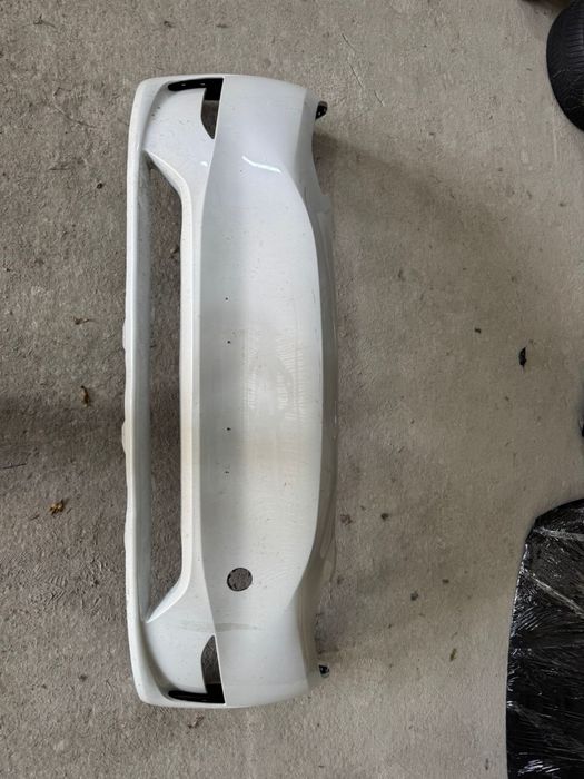 Передній бампер до tesla model Y