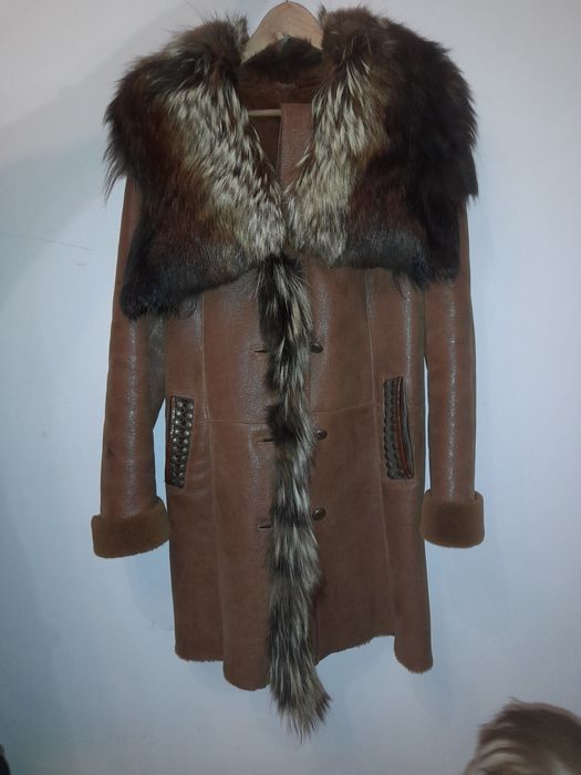 Дубленка жіноча.