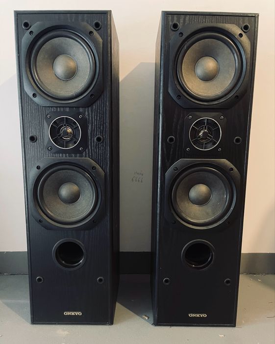 Kolumny Czarne Onkyo sc-295 70W wolno stojace , glosniki