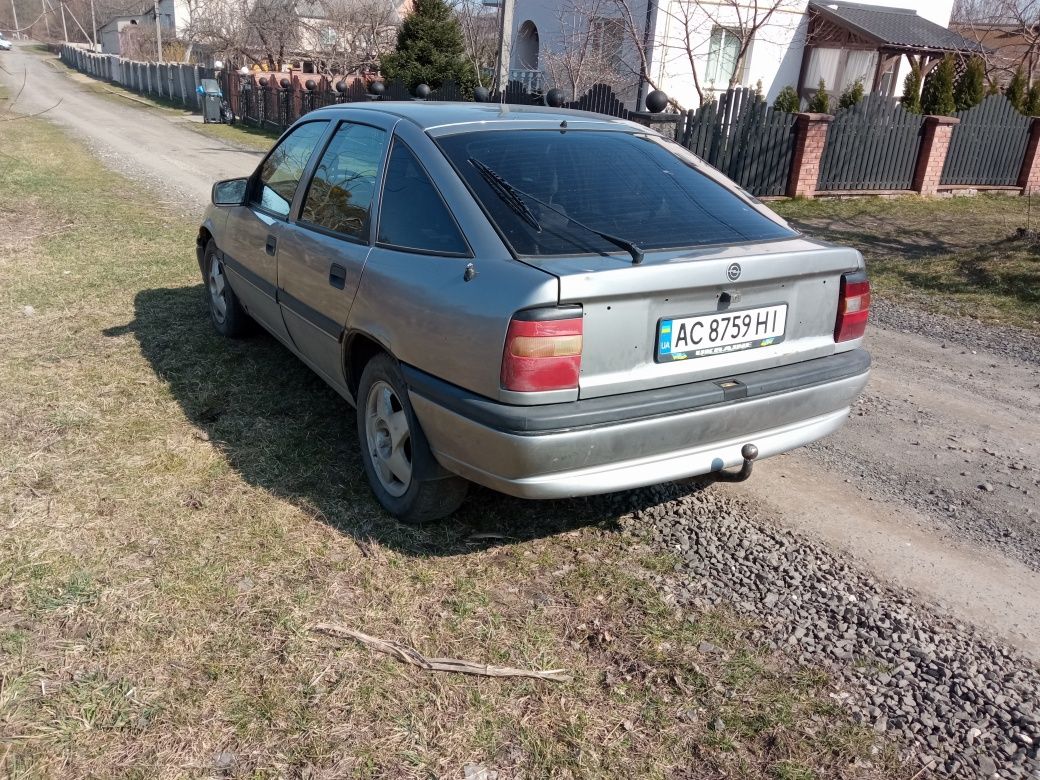 Опель Вектра А 1994р. Двері бампер салон скло генератор стартер коробк
